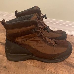LANDS’ END all weather boots